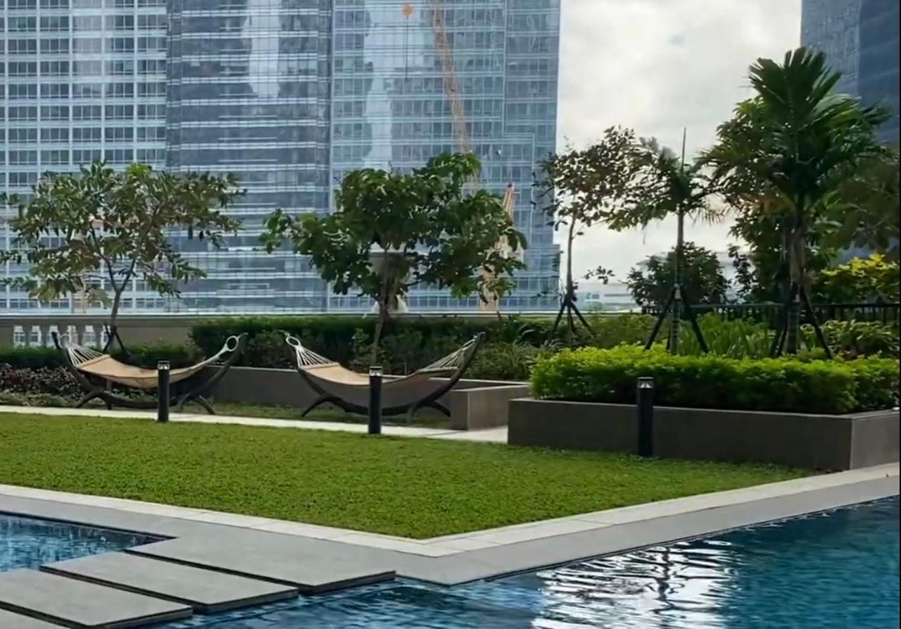 1 Bedroom Condo Uptown Parksuites Bgc, High Floor, Morning Sun Manila Bagian luar foto